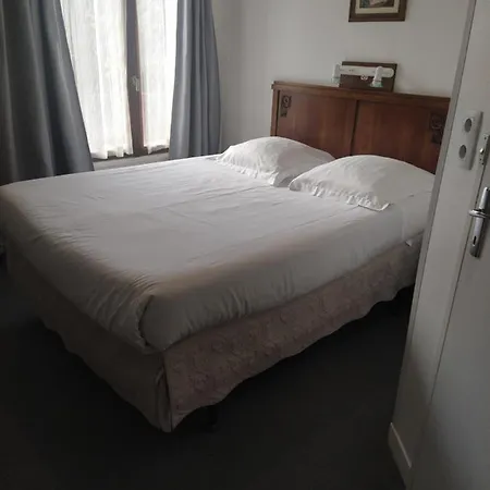 Le Nouveau Monde Hotel *