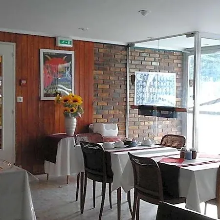 Le Nouveau Monde Hotel Breuillet (Essonne)