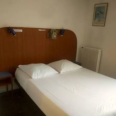 Le Nouveau Monde Otel