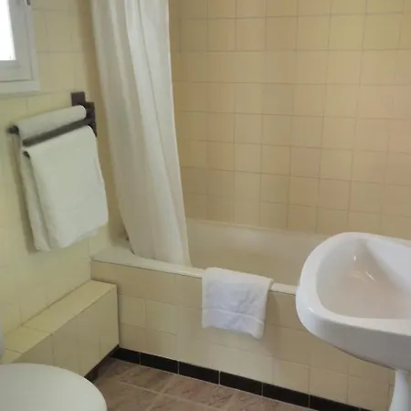 Le Nouveau Monde Otel *